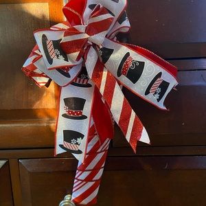 Holiday Ribbon Design. Christmas/Holiday Candy Cane Ornament. NWOT.